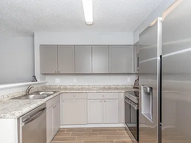 Blakemore Townhomes — Renovated Houston Townhome Living photo 6