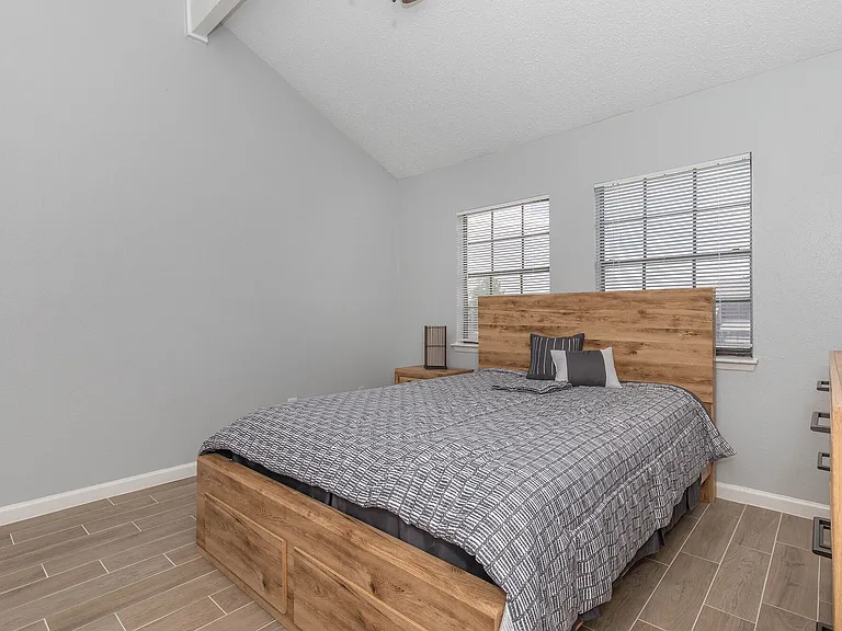 Blakemore Townhomes — Renovated Houston Townhome Living photo 5