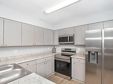 Blakemore Townhomes — Renovated Houston Townhome Living photo 17