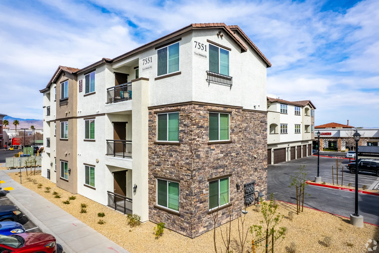 Modern Texas Apartments — Contemporary Kitchens & Fitness Center photo 4