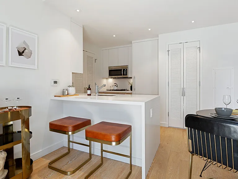 19 Dutch — Modern Downtown Manhattan Apartments photo 9